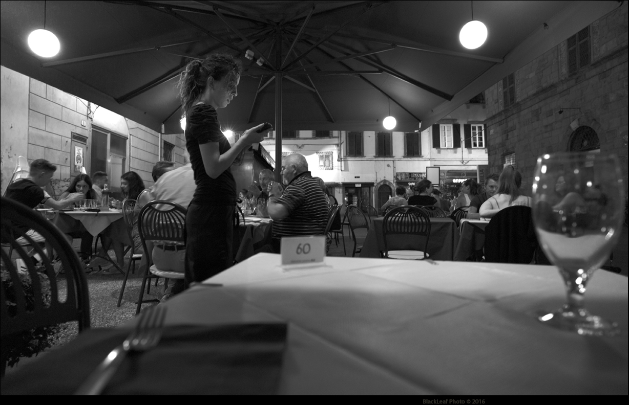 166811769.41aKbBli.LuccaCafe.jpg