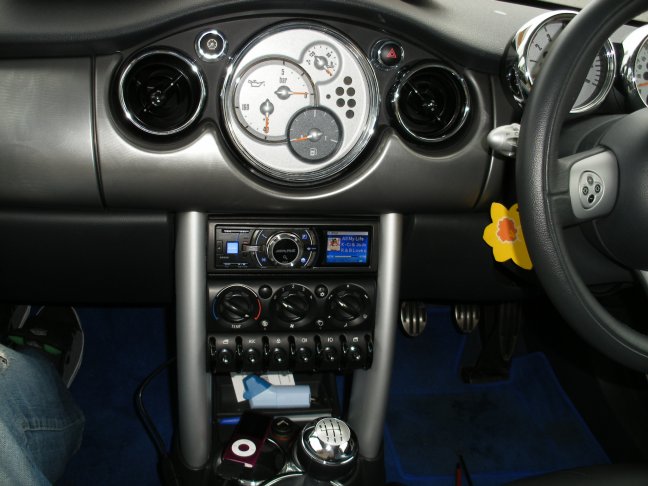 Yellow Mini Cooper S Dash 54 Reg Jpg Photo Mobile Radio Er Yellow Mini Cooper S Dash 54 Reg Jpg