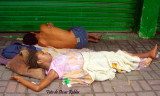 When they sleep they forget everything. Cuando duermen se olvidan de todo