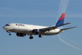 DELTA BOEING 737 400 LAS RF IMG_8838.jpg