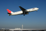 JAPAN AIRLINES BOEING 767 300 KIX RF IMG_5487.jpg