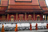 Morning Alms, Sisavangvong Road