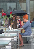 Même la pluie n'arrête pas les fumeurs