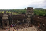 4331 Overlooking courtyard Angkor.jpg