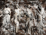 statues