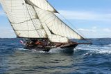 9 Douarnenez 2006 - Jeudi 27 juillet - Pen Duick 1er voilier mythique d'Eric Tabarly