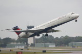 McDonnell Douglas MD-90 (N932DN)