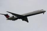 McDonnell Douglas MD-90 (N921DN)