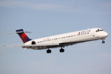 McDonnell Douglas MD-90 (N924DN)