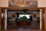 c0916 Entrance to Kona Inn