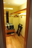 Four Seasons Mumbai - Deluxe Walk In Wardrobe