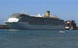 CRUISE SHIP . 1