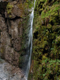 Continuas caídas de agua