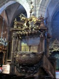 a nautical theme in the pulpit design