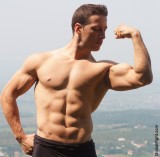 sixpack abs abdominals muscleman flexing.jpg