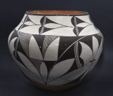 Acoma B&W Olla (potter unknown)