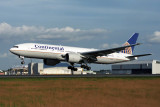 CONTINENTAL BOEING 777 200 NRT RF 1430 6.jpg