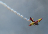 biplan jaune et rouge