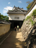 Path up to the Ni-no-mon