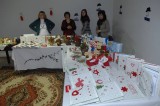 weihnachtsbasar_junge_frauen