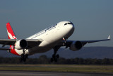 QANTAS AIRBUS A330 200 PER RF 5K5A9931.jpg