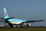 KOREAN AIR AIRBUS A380 BNE RF IMG_9837.jpg