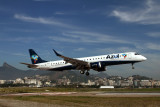AZUL EMBRAER 195 SDU RF IMG_0759.jpg