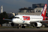 TAM AIRBUS A319 SDU RF 5K5A8796.jpg