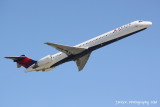 McDonnell Douglas MD-90 (N913DN)