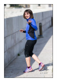 Charmante joggeuse sur le port de Nice - 0800