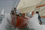 Vagues d'étrave sur le superbe Ortegal