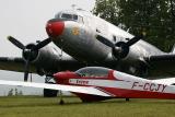 Planeur et DC 2 militaire