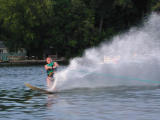 Dan skiing