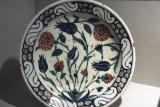 Plate with polychrome flowers