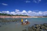 pescadores deixando tabatinga