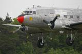 Douglas DC 3 militaire à l'atterrissage