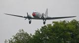 Douglas DC 3 militaire à l'atterrissage