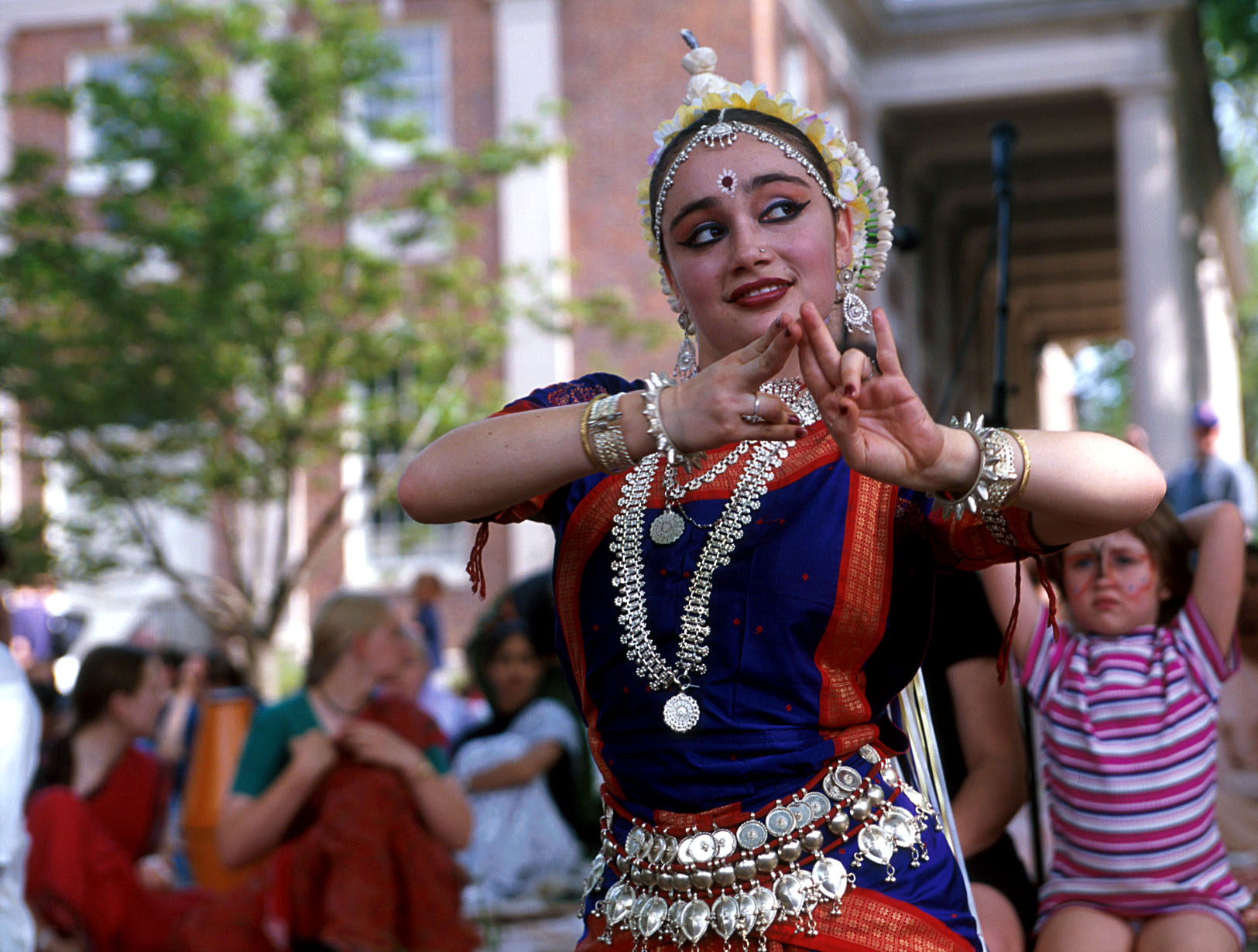 indian dancer at Apple Chill 2001