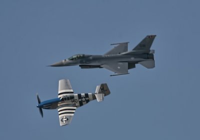 Mustang and F16.jpg