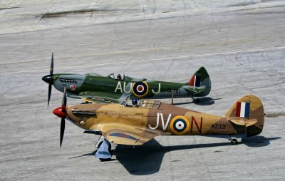 Spitfire and hurricane 03.jpg