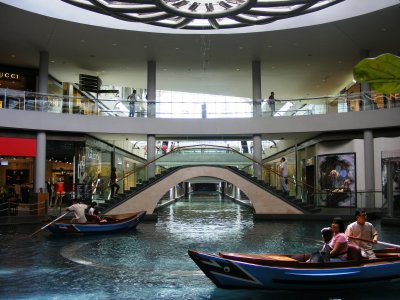 Marina Bay Sands shopping mall 4