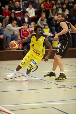 Starwings Nr 9 Amin Wright - Starwings Basket Regio Basel  Lausanne Basket  11.01.09 Sporthalle Birsfelden