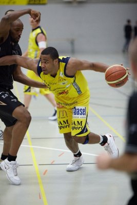 Starwings Nr 12 Sheray Thomas - Starwings Basket Regio Basel  Lausanne Basket  11.01.09 Sporthalle Birsfelden