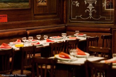 Miniature of a famous Parisian restaurant