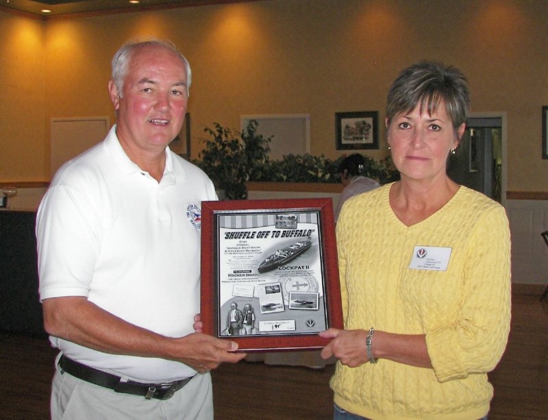 CLASSIC RUNABOUT - 1st - 1957 19 Chris-Craft CLASSIC II Gail Pisa, accepting for Harry Winter