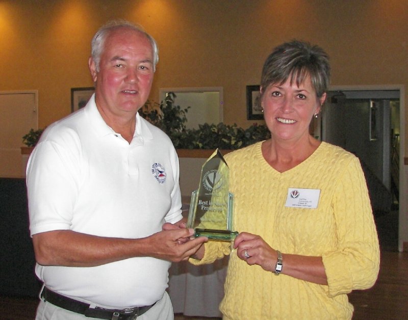 PRESERVED BEST OF SHOW  - 1957 19 Chris-Craft CLASSIC II Gail Pisa accepting for Harry Winter
