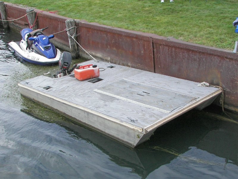 Larrys boat. Should be totally restored for our September 11, 2010 Boat Show