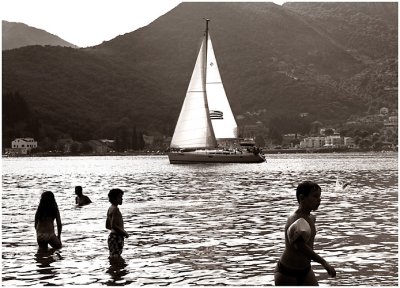 Sailing along Lepetane