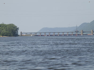Mississippi river dam