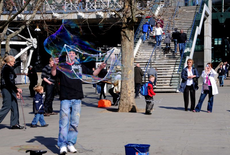 06_Things look nicer through my bubble.jpg